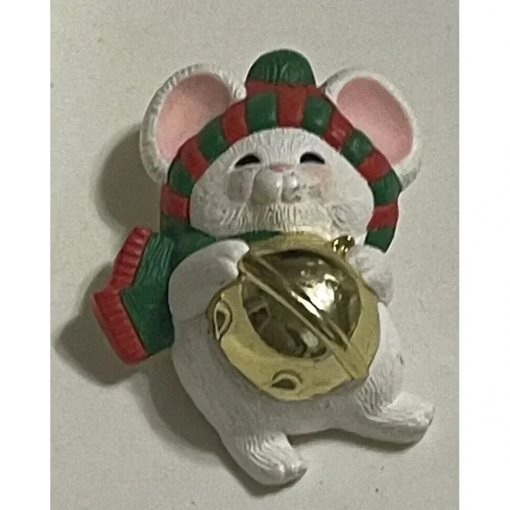 Hallmark Vintage Christmas Brooch WHITE Mouse HMK Plastic Pin #53 RARE